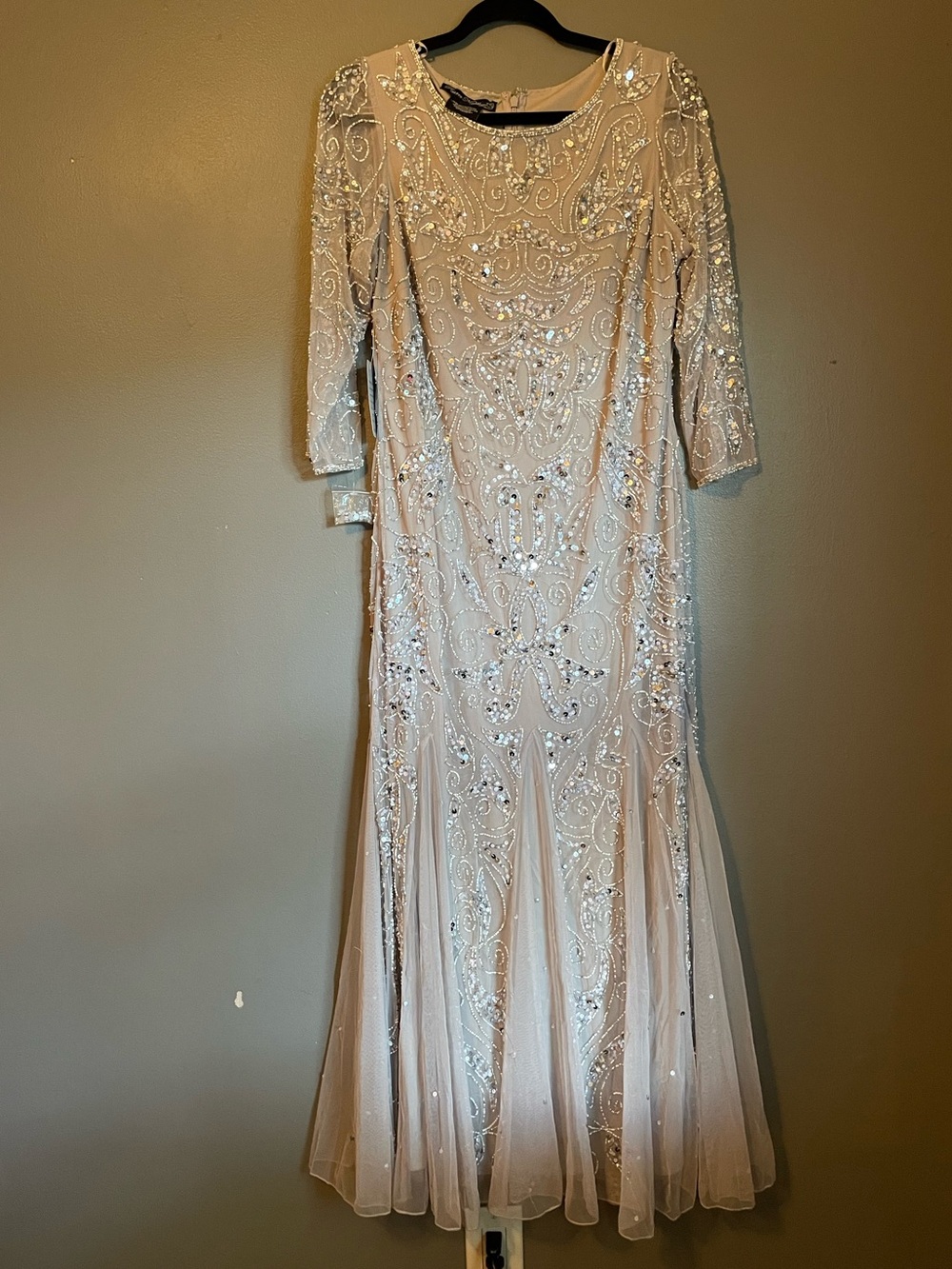 New Pisarro Nights Sz 10 Grey Embellished Beaded Sequin Maxi Gown Dress Ret $268